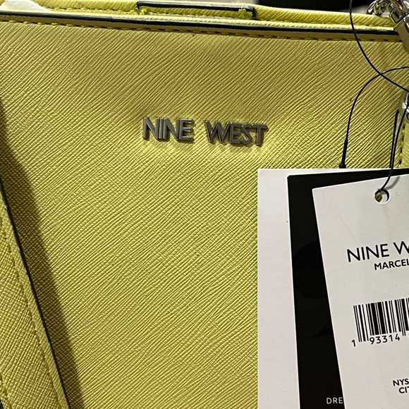 Lime Green Nine West Pocket Book and Credit Cards Holder - Picture 2 of 11
